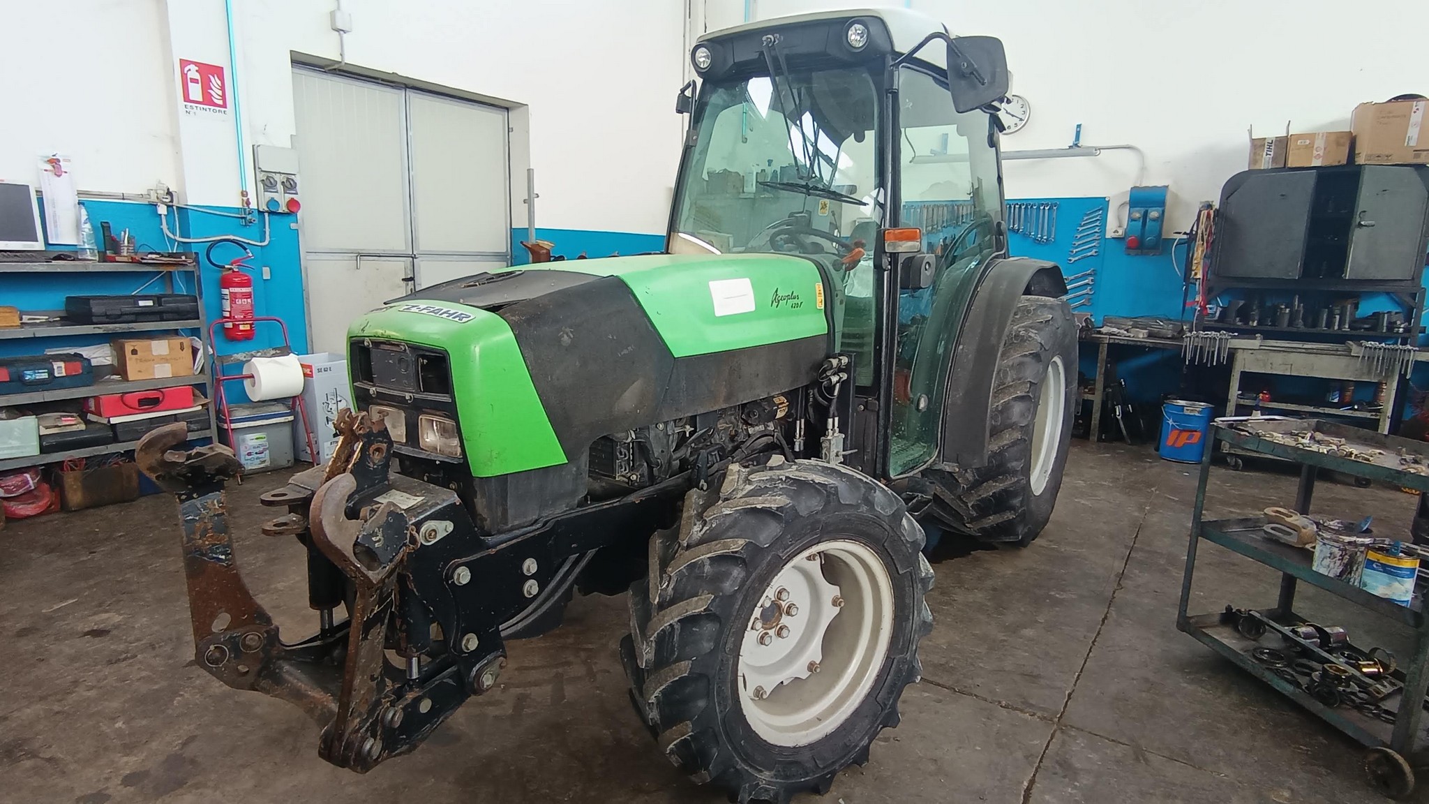 Deutz-Fahr Agroplus 420 F - Trattore Agricolo Frutteto 1 Deutz-Fahr Agroplus 420 F - Trattore Agricolo Frutteto